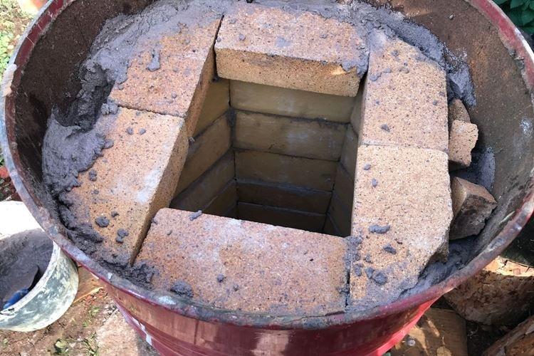 Tandoor à faire soi-même à partir d'un tonneau - comment faire