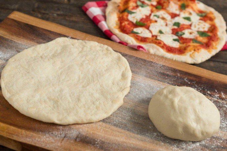  Pâte à pizza sans levure dans le lait - recettes