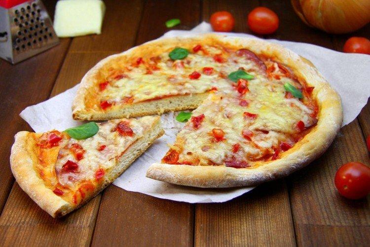 Pâte à pizza sans levure sur crème sure avec mayonnaise - recettes