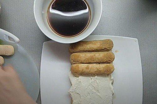 Tiramisu sans œufs à la maison - une recette étape par étape