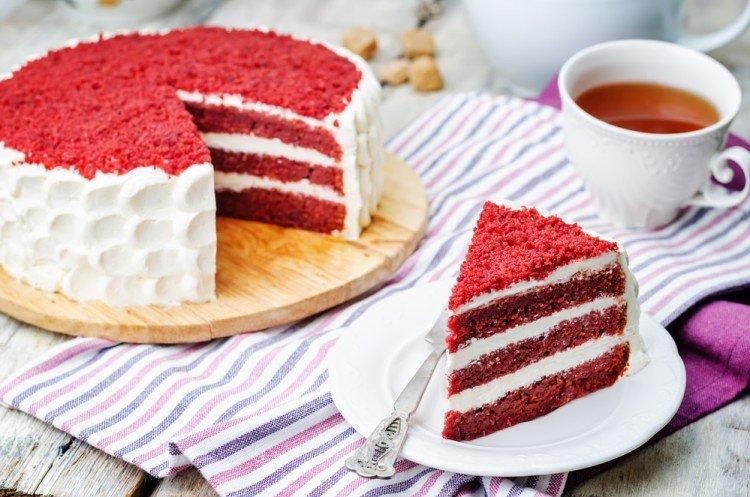Gâteau de velours rouge à l'huile végétale et à la fécule de maïs - recette