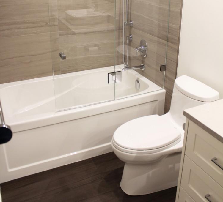 Design d'intérieur de salle de bain à Khrouchtchev - photo