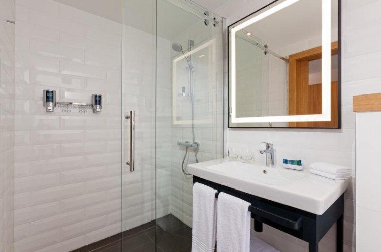 Éclairage - Design de salle de bain de style scandinave