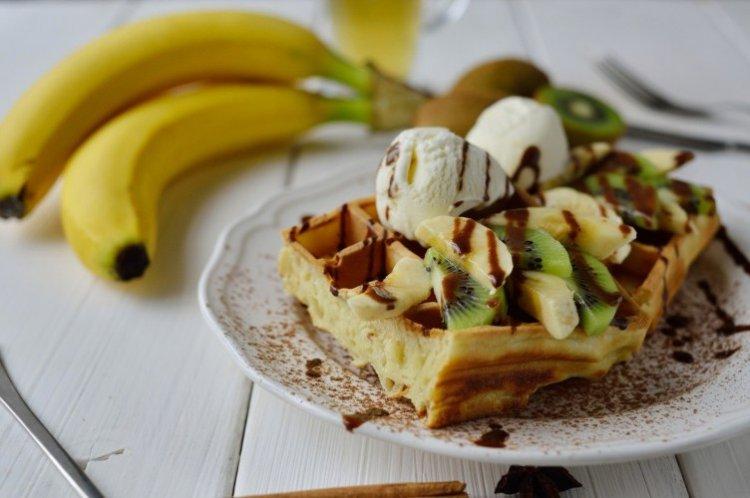 Gaufres viennoises à la banane dans un gaufrier électrique - recettes