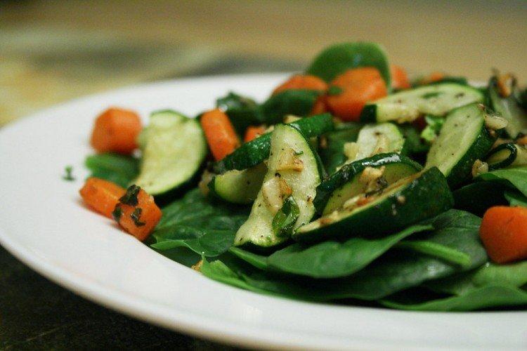 Salade de courgettes - salades rapides savoureuses et faciles