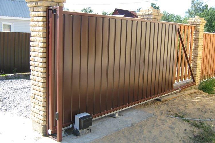 Portails coulissants à faire soi-même en carton ondulé - photos et idées