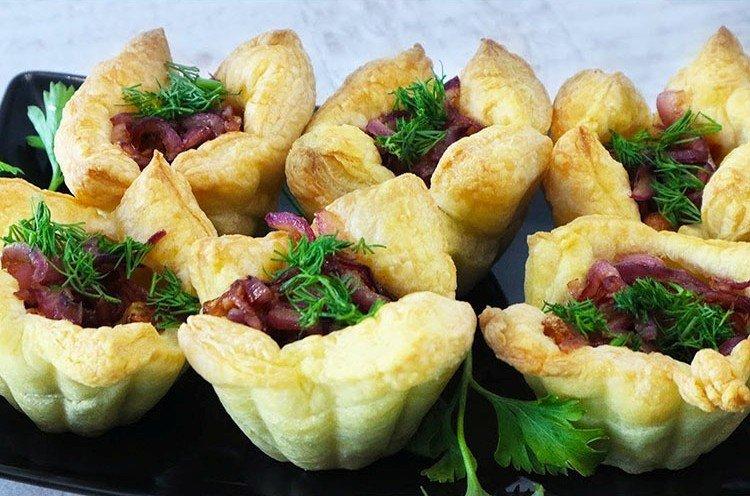 Fleurs feuilletées avec filet de poulet - Recettes de pâte feuilletée