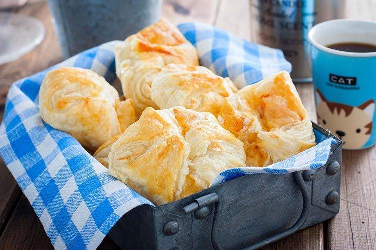 Enveloppes feuilletées au poulet et au fromage - Recettes de pâte feuilletée