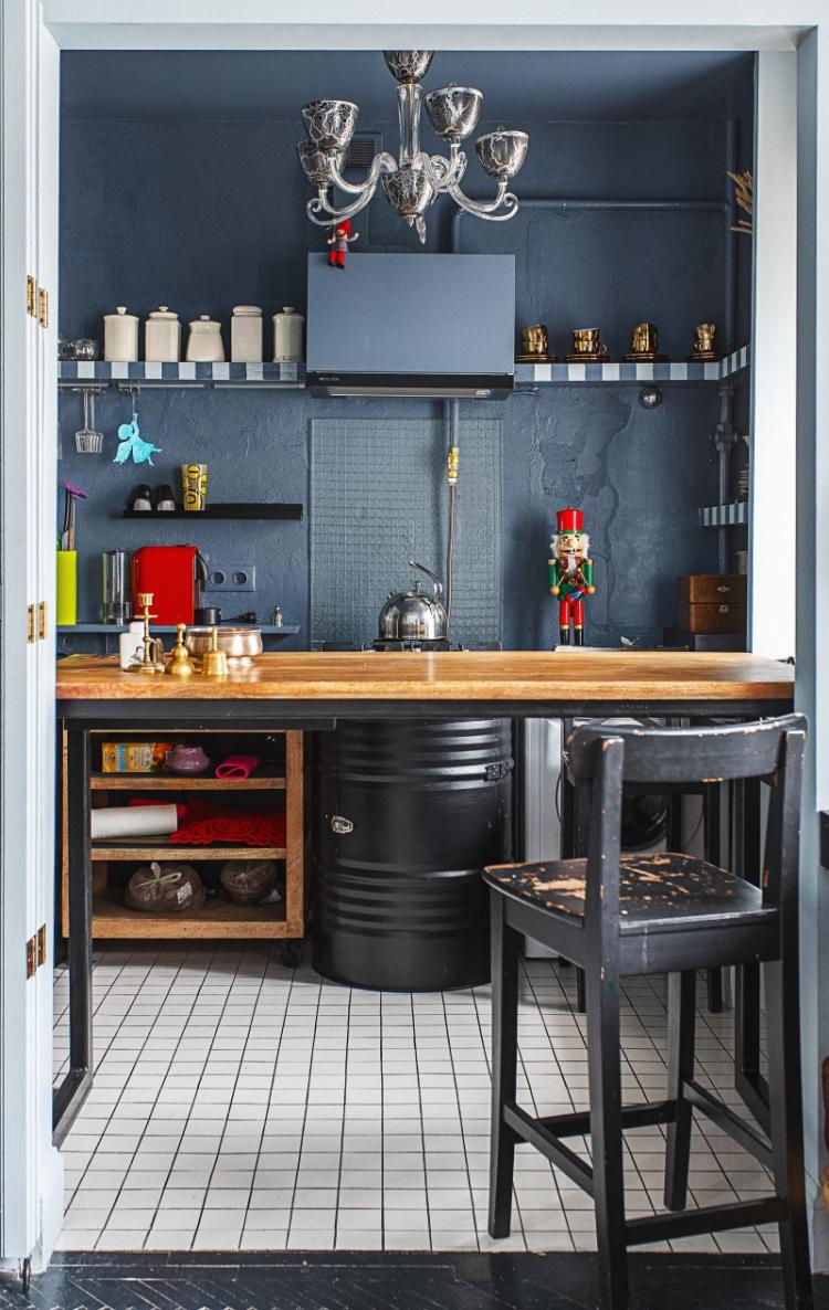 Intérieur lumineux d'un studio, 28 m².