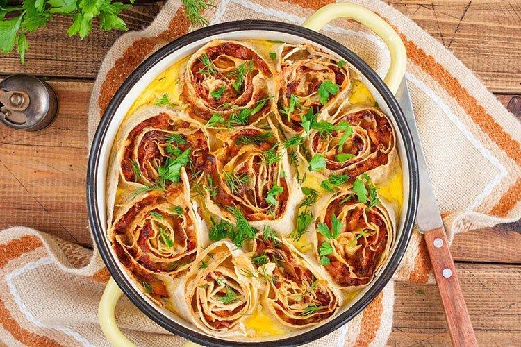 Roses Lavash fourrées au caillé - Recettes de collations Lavash