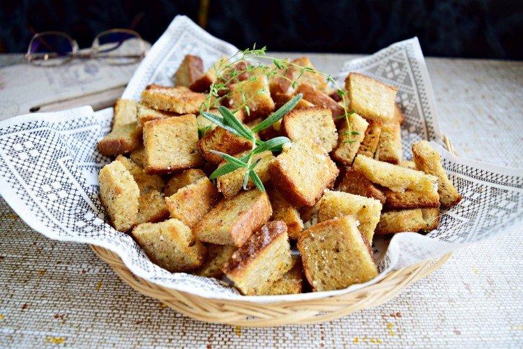 Croûtons à la bière à l'ail - Snacks à la bière à la maison