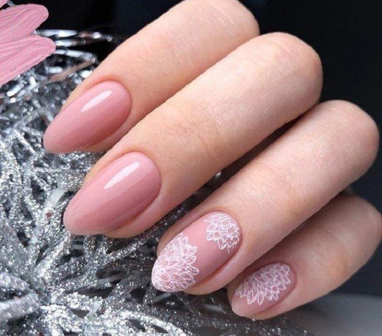 Manucure d'hiver nue 2020-2021