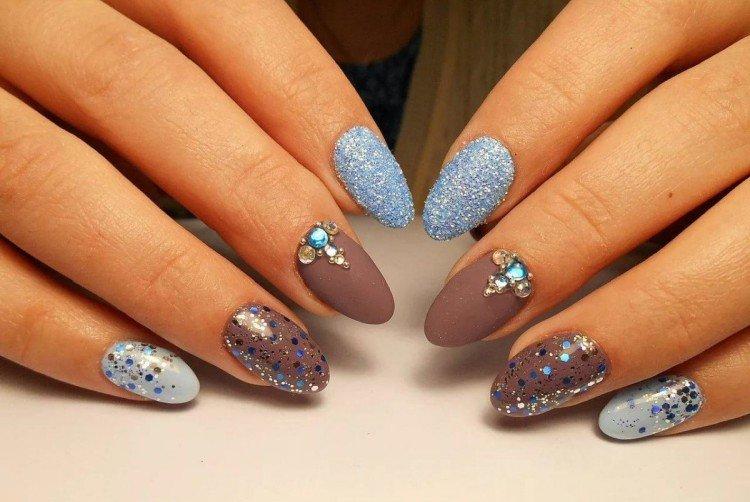 Manucure pailletée hiver 2020-2021