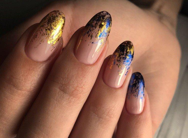 Manucure d'hiver avec papier d'aluminium 2020-2021