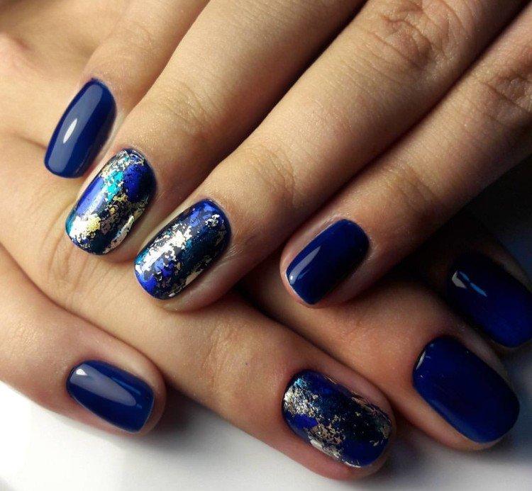 Manucure d'hiver avec papier d'aluminium 2020-2021