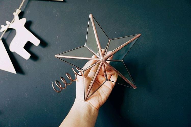 Étoile DIY sur le sapin de Noël - photos et idées