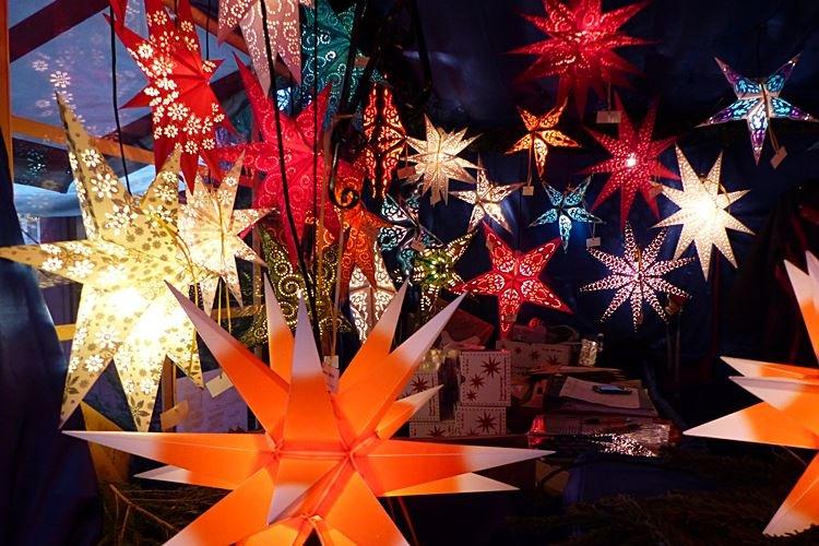 Étoile DIY sur le sapin de Noël - photos et idées