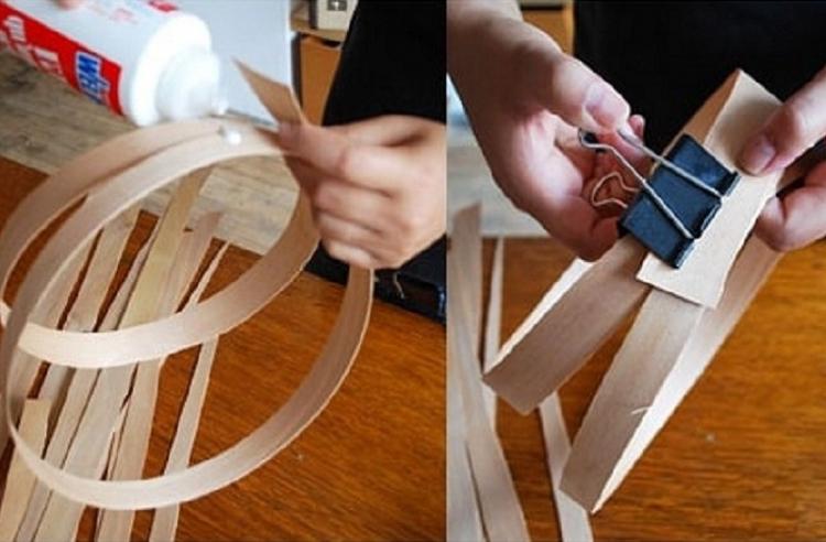 Plafond de bricolage pour un lustre en lames de bois